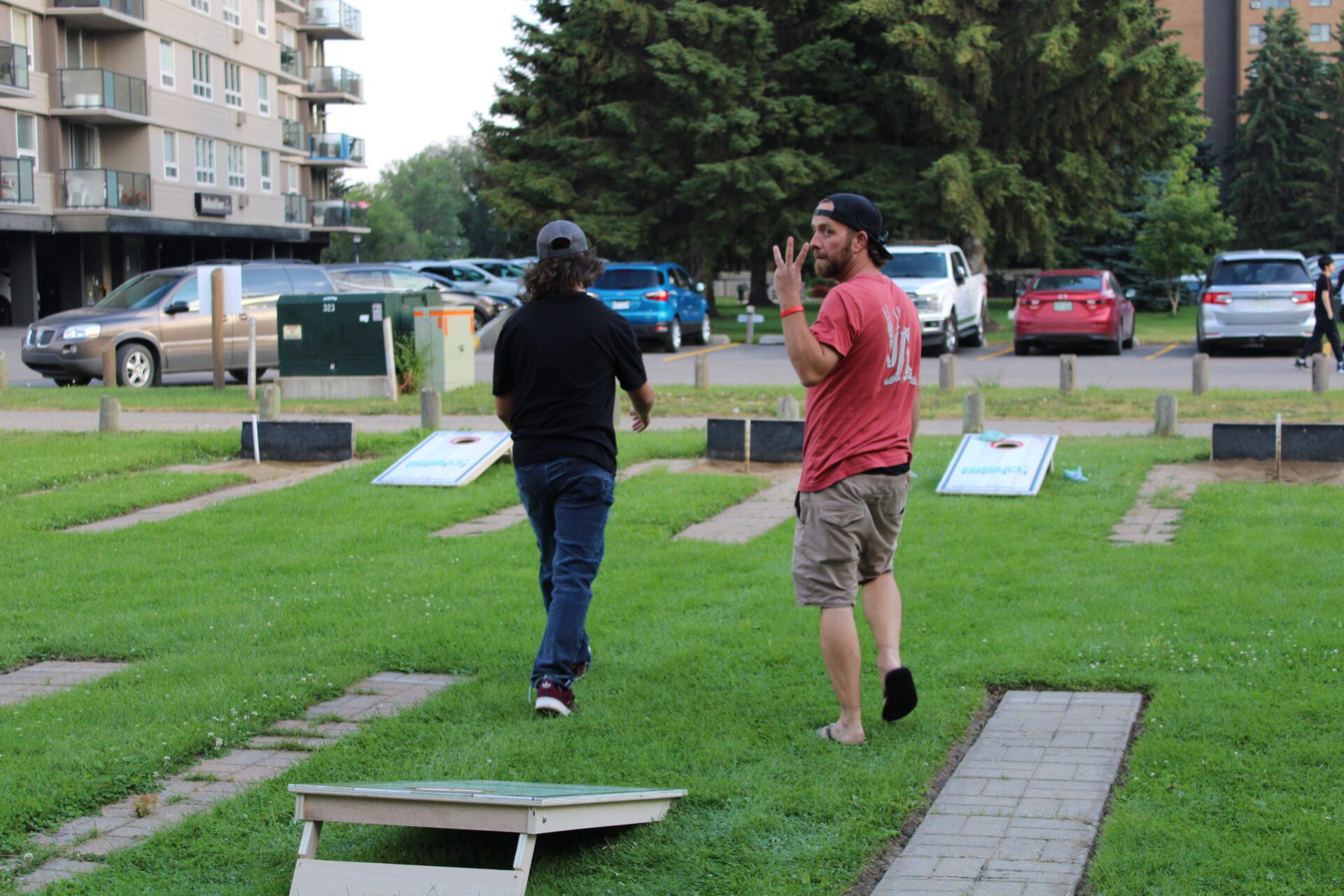 woodly_3 Playing cornhole